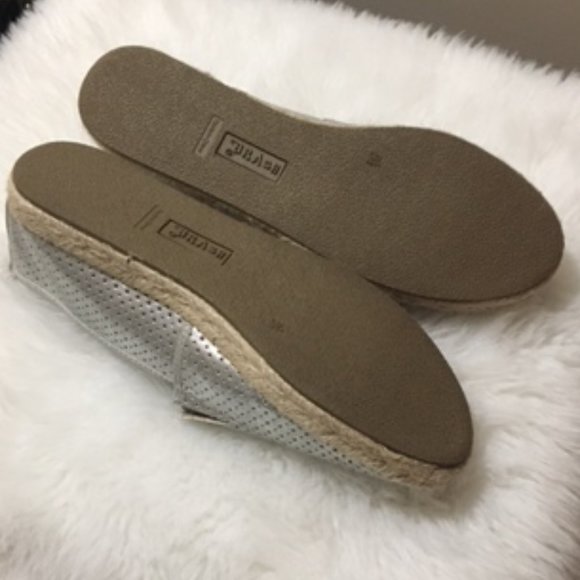 BRASH Metallic Silver Mesh Flat Espadrilles 9 NEW - Picture 3 of 3